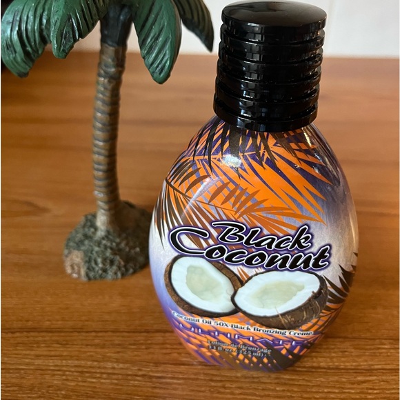 Black Coconut Lotion by Ultimate Coconut oil 50X Black Bronzing Creame 11oz - Picture 1 of 2